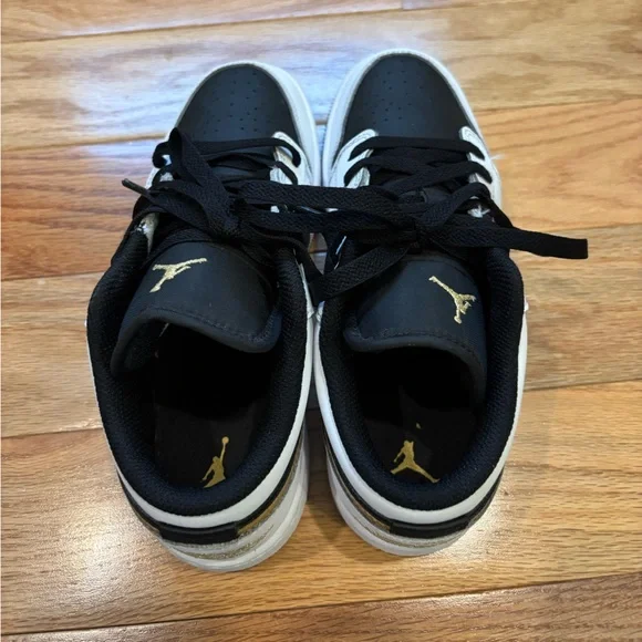 Nike Air Jordan 1 Low White/Metallic Gold-Black Size 5Y - Picture 3 of 6
